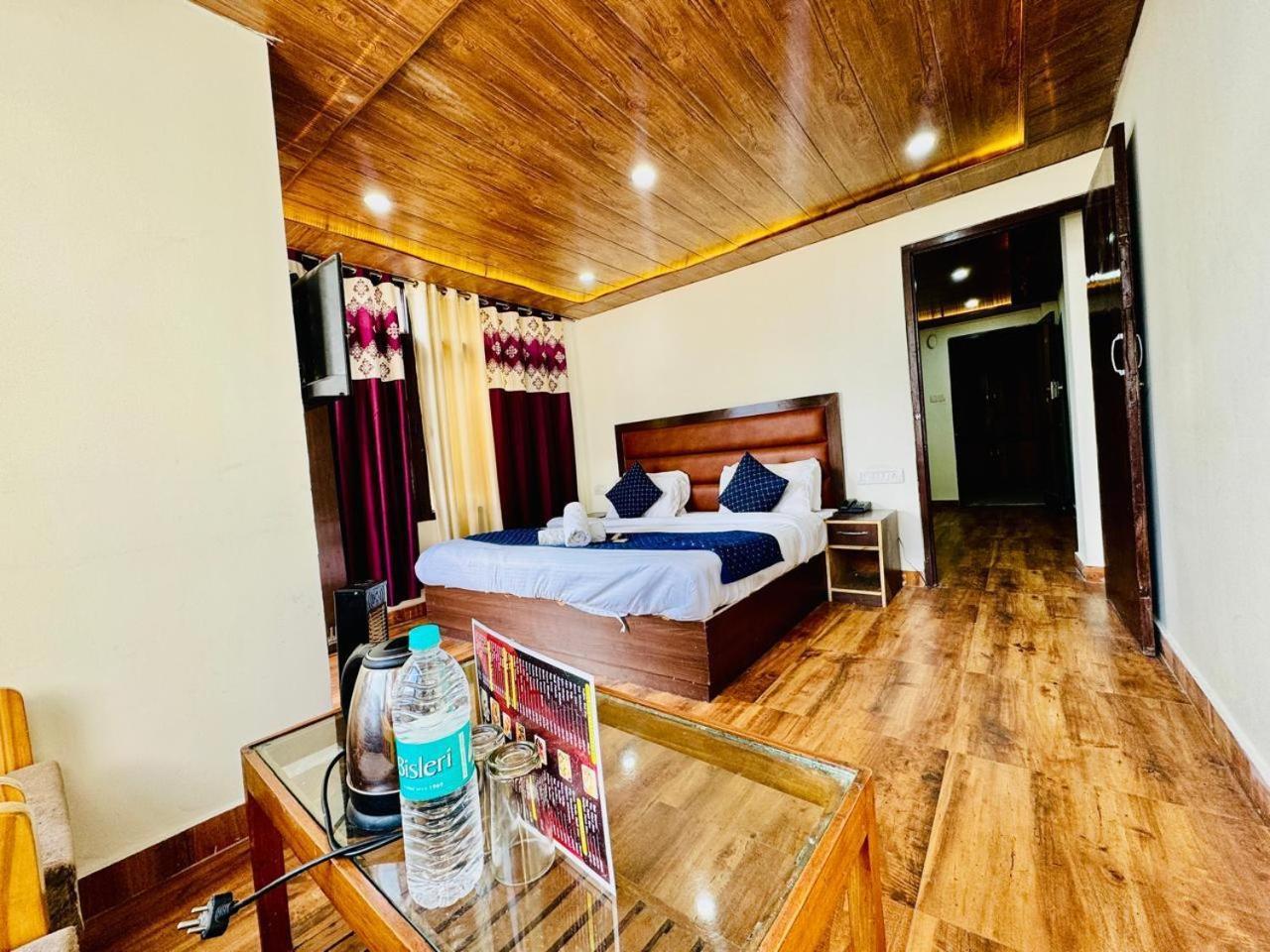 Royal Majestic View Point Lodge Manāli Exteriör bild