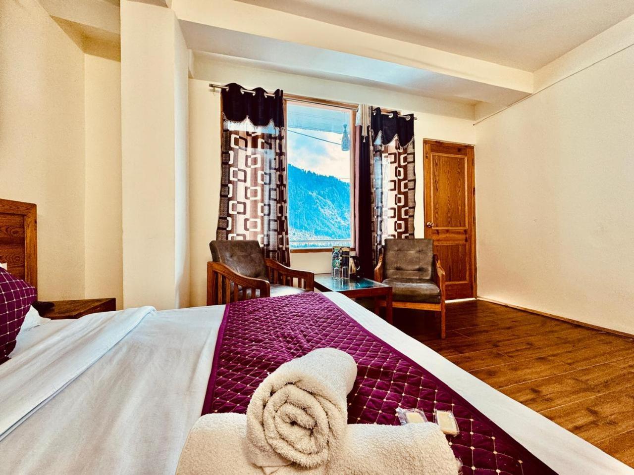 Royal Majestic View Point Lodge Manāli Exteriör bild